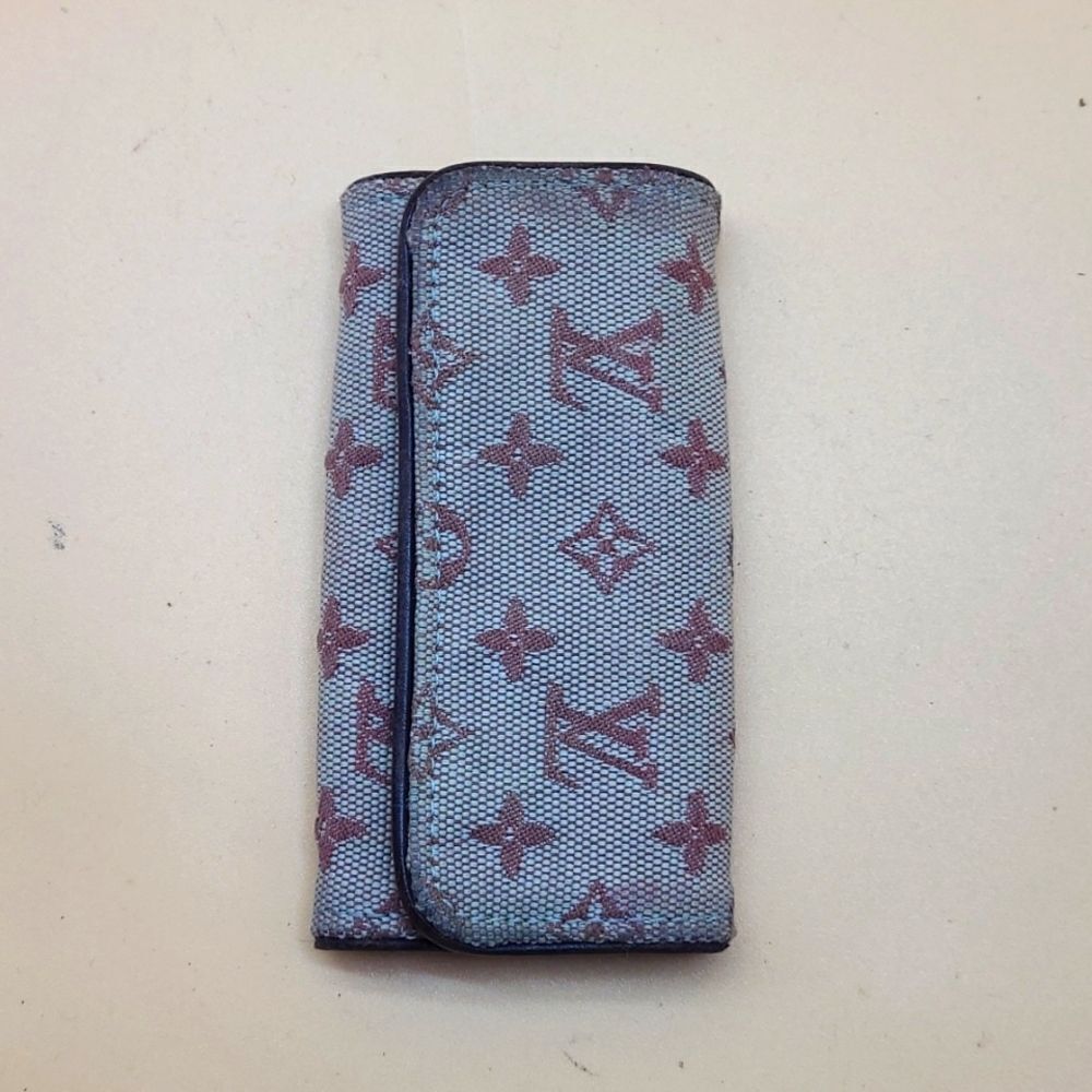 Authentic Louis Vuitton Monogram Keychain Wallet